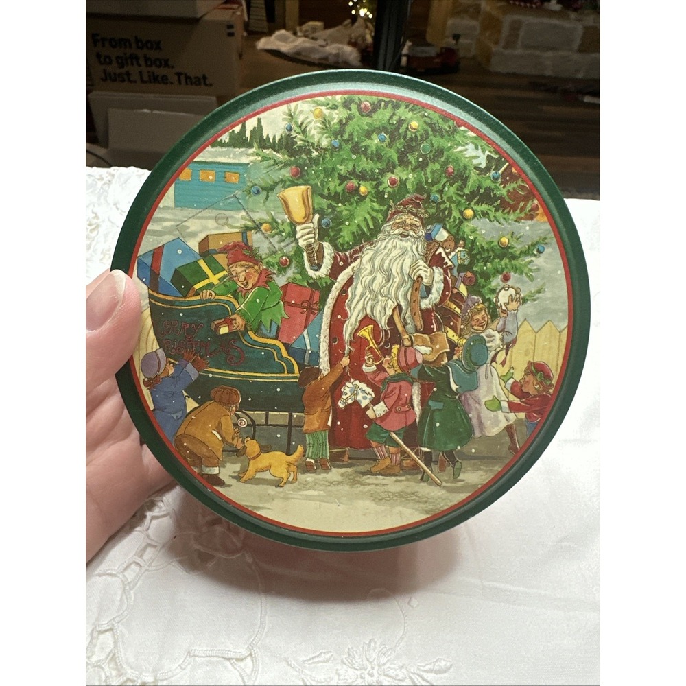Vintage Christmas Tin Lot Of 4 - Snowmen, Bear Family, Gingerbread, Santa, Gifts - Picture 9 of 10
